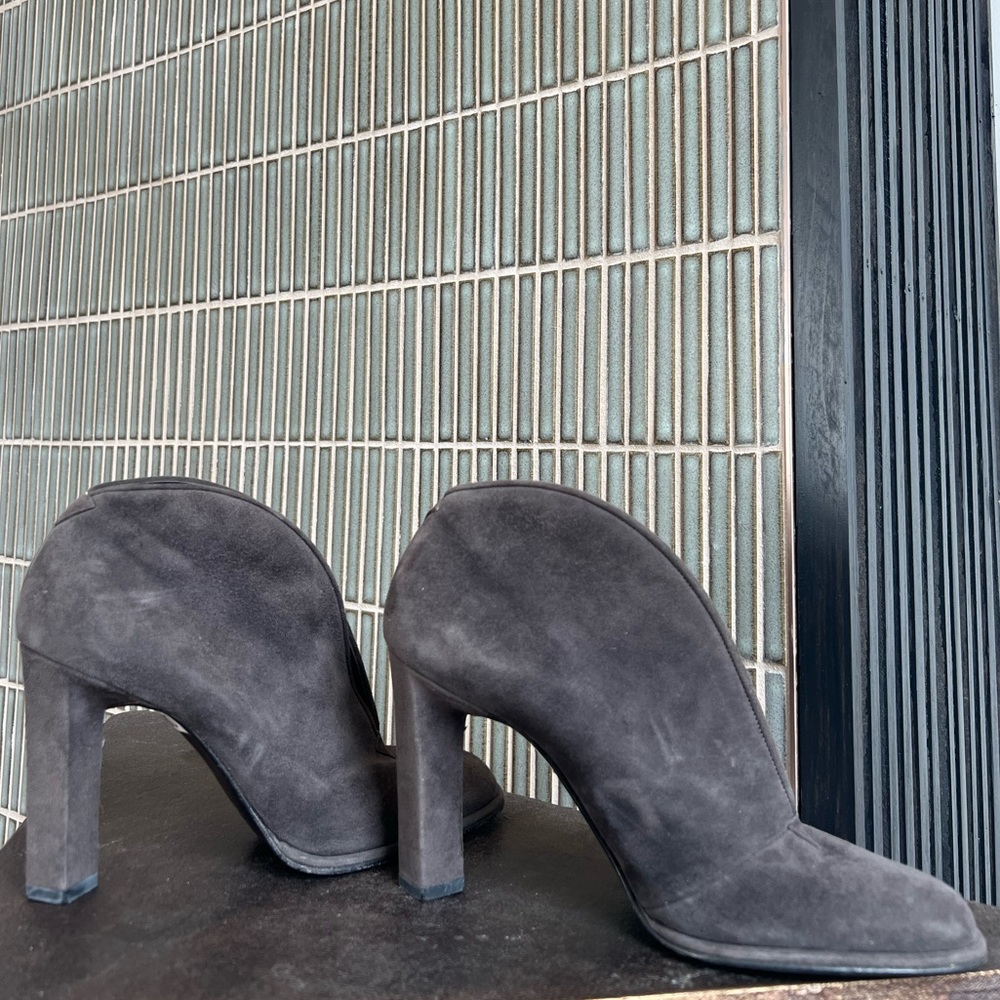 Richard Tyler suede ankle boots